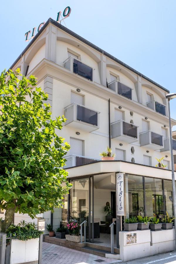 Hotel Tiglio Римини Екстериор снимка