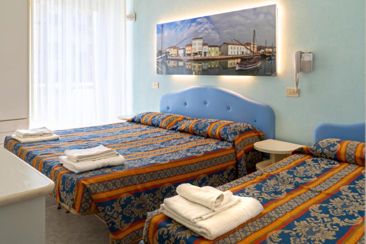 Hotel Tiglio Римини Екстериор снимка
