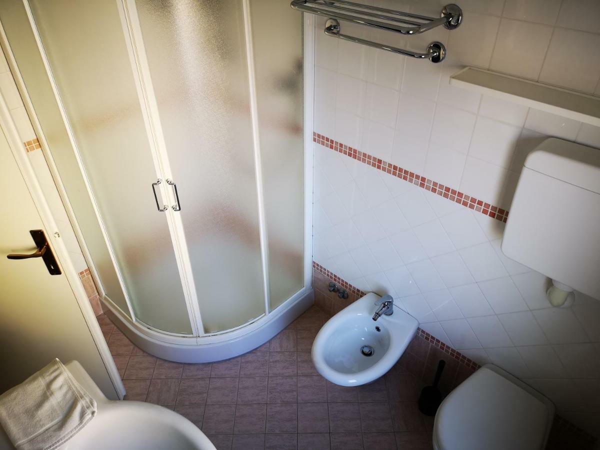 Hotel Tiglio Римини Екстериор снимка