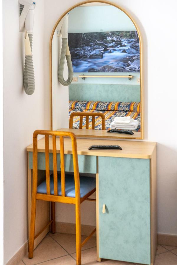 Hotel Tiglio Римини Екстериор снимка